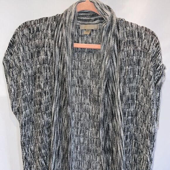 Open front lightweight sweater vest Size Medium - Picture 2 of 9